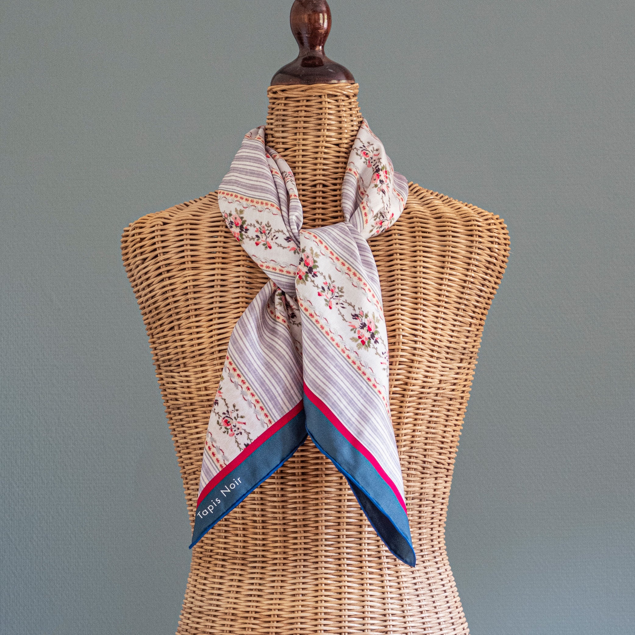 Tapis Noir Klassisk Blødt Stribet Tørklæde Classical Stribet