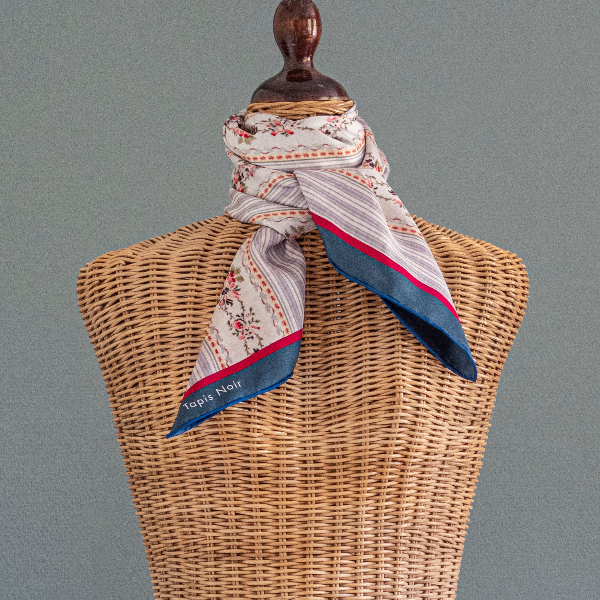 Tapis Noir Klassisk Blødt Stribet Tørklæde Classical Stribet