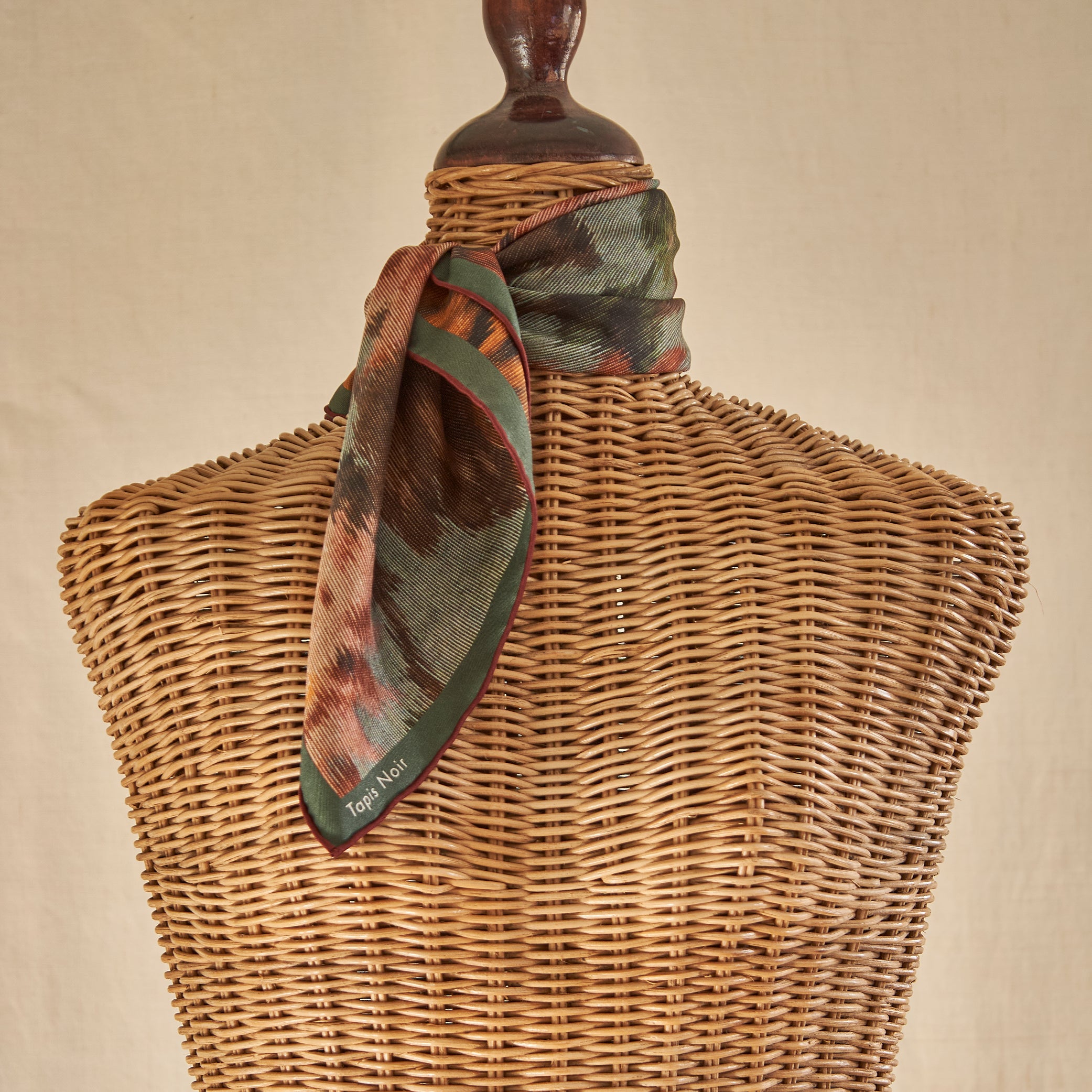 Tapis Noir Klassisk Lille Dani Tørklæde Small Classical Mørkeblå