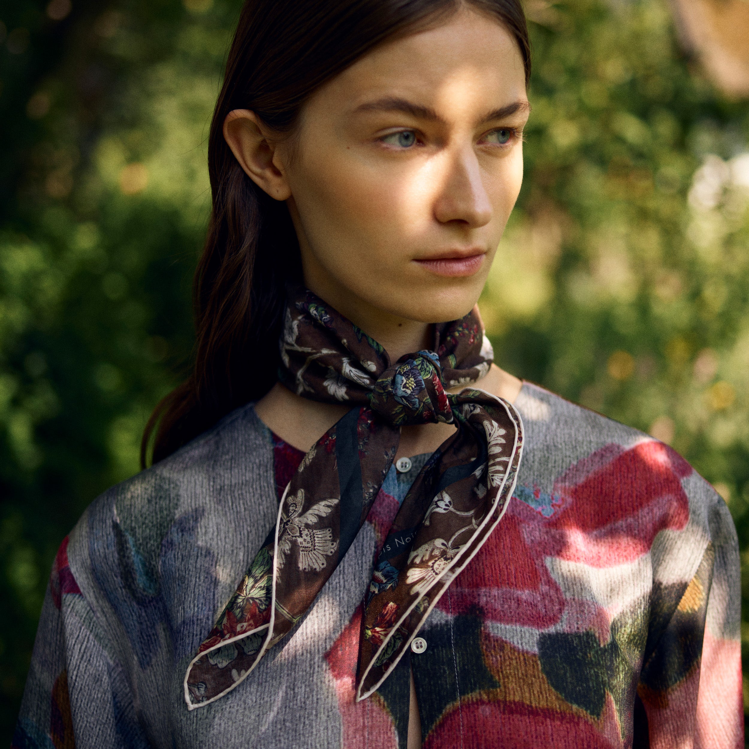 Tapis Noir Let Blomstret Patchwork Tørklæde Light Small (67x67cm) Brun