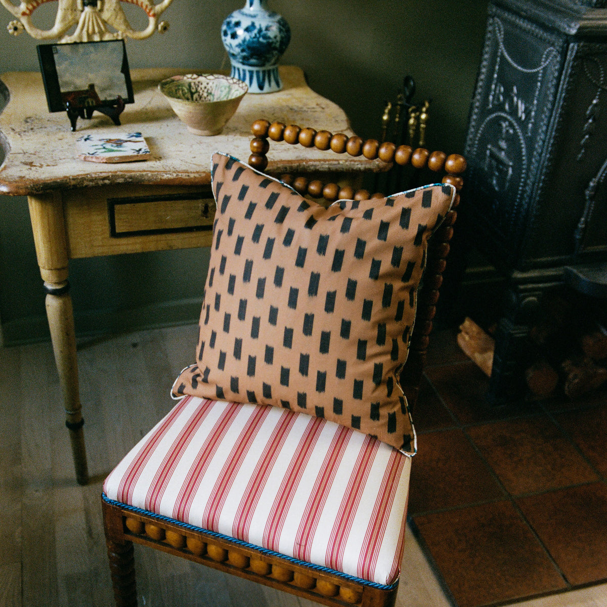 Tapis Noir Pude Gwen Cushion Brun
