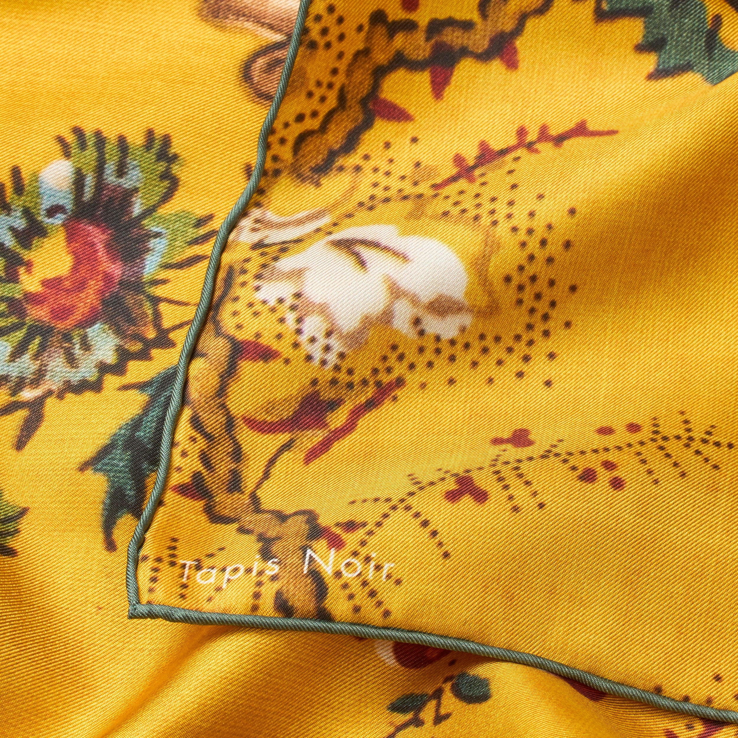 Tapis Noir Classical Elena Scarf Classical Gul