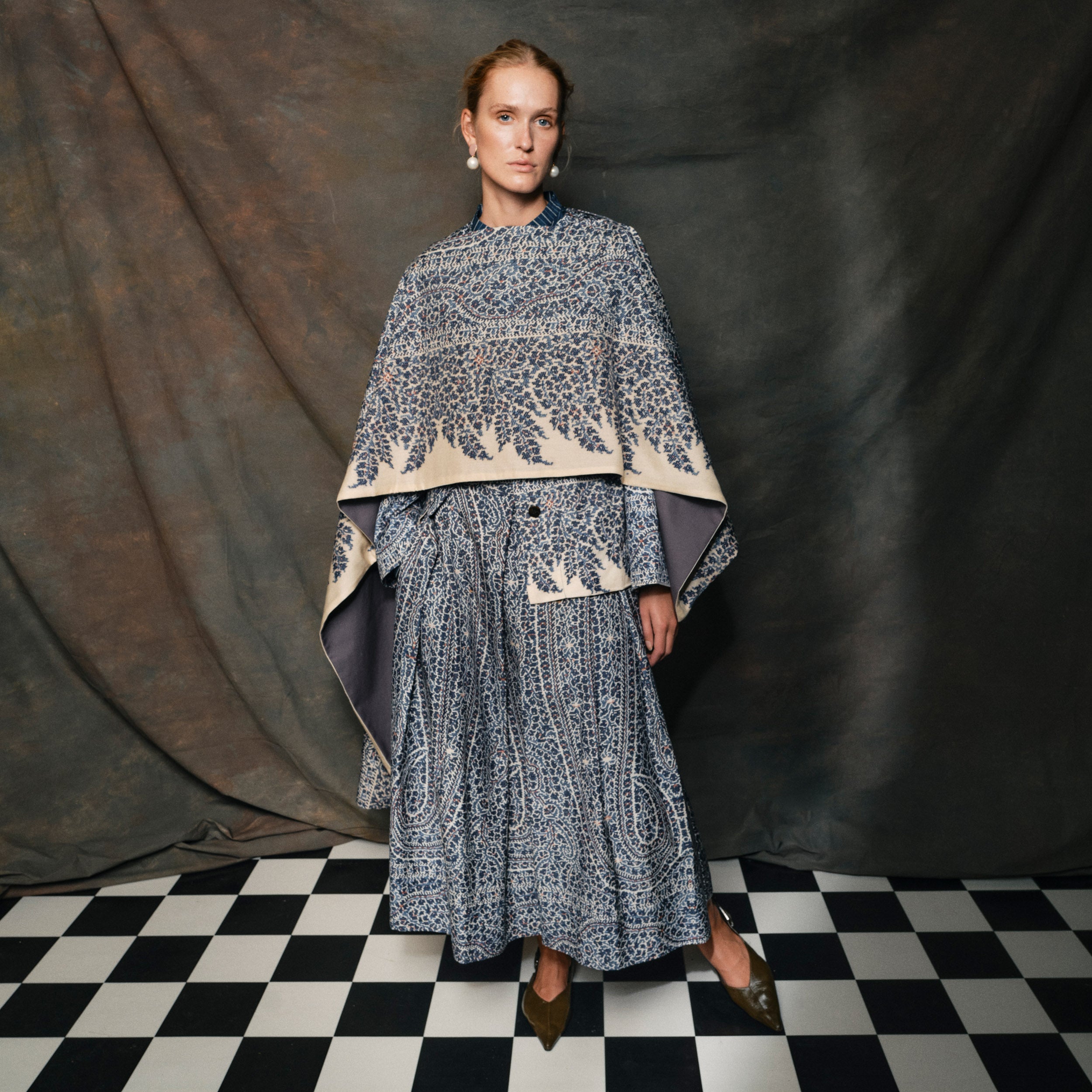 Tapis Noir Dru Kappe - Blå paisley Cape Mørkeblå