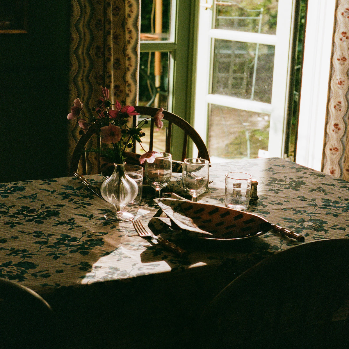 Tapis Noir Dug Greta - 140x140cm Tablecloth Mørkeblå