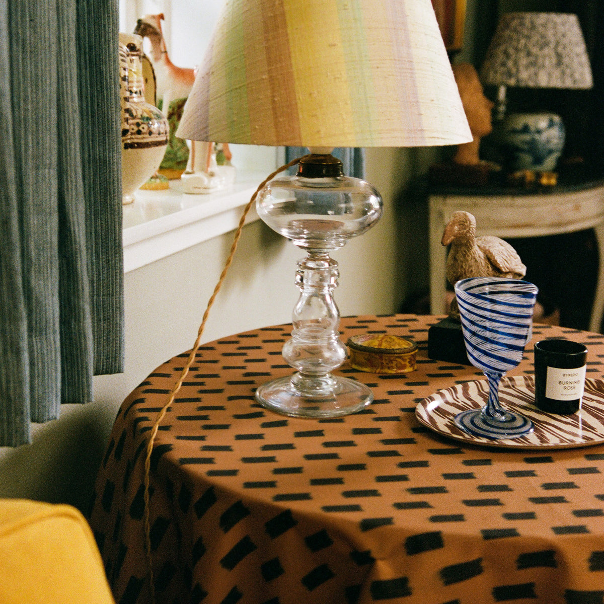 Tapis Noir Dug Gwen - 140x140cm Tablecloth Brun