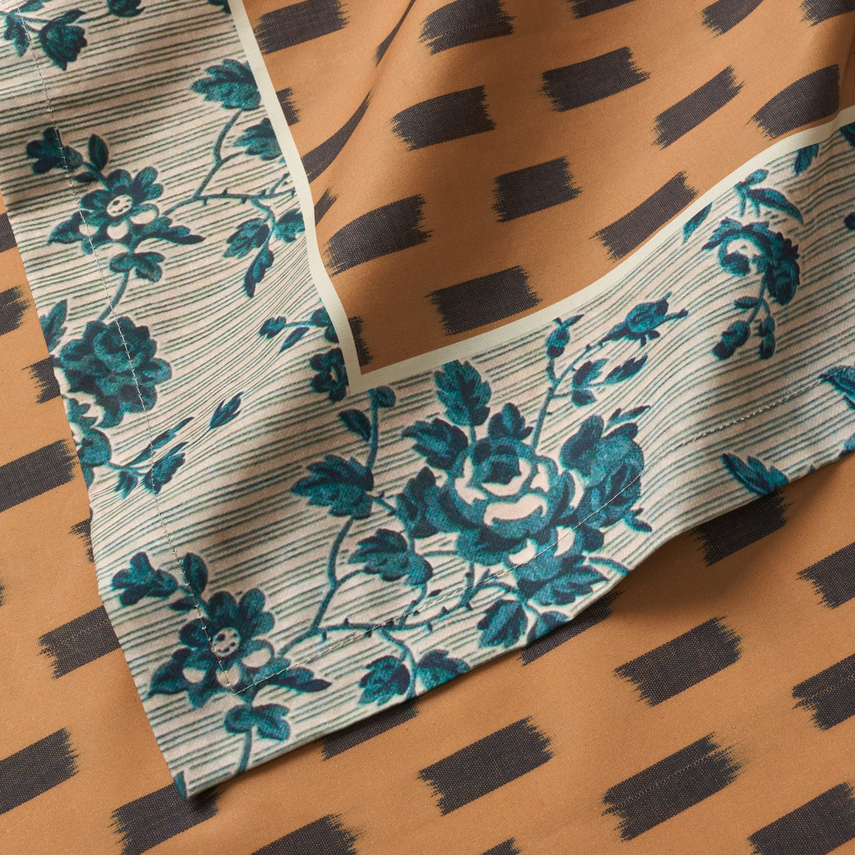 Tapis Noir Dug Gwen - 140x140cm Tablecloth Brun