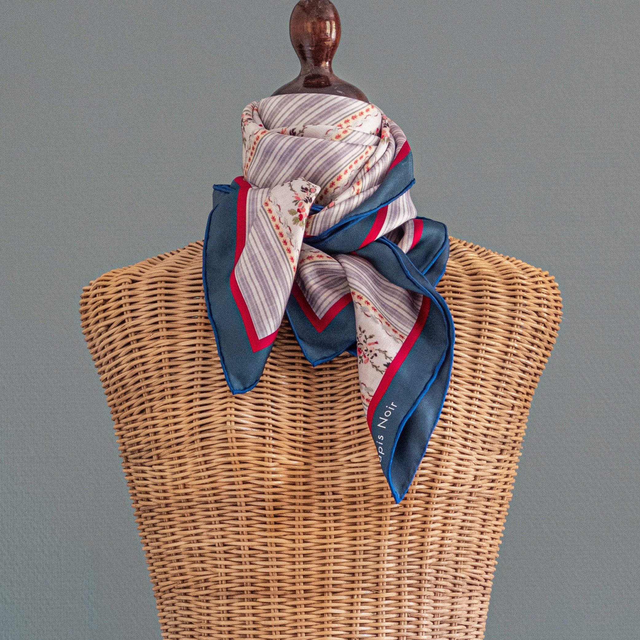 Tapis Noir Klassisk Blødt Stribet Tørklæde Classical Stribet