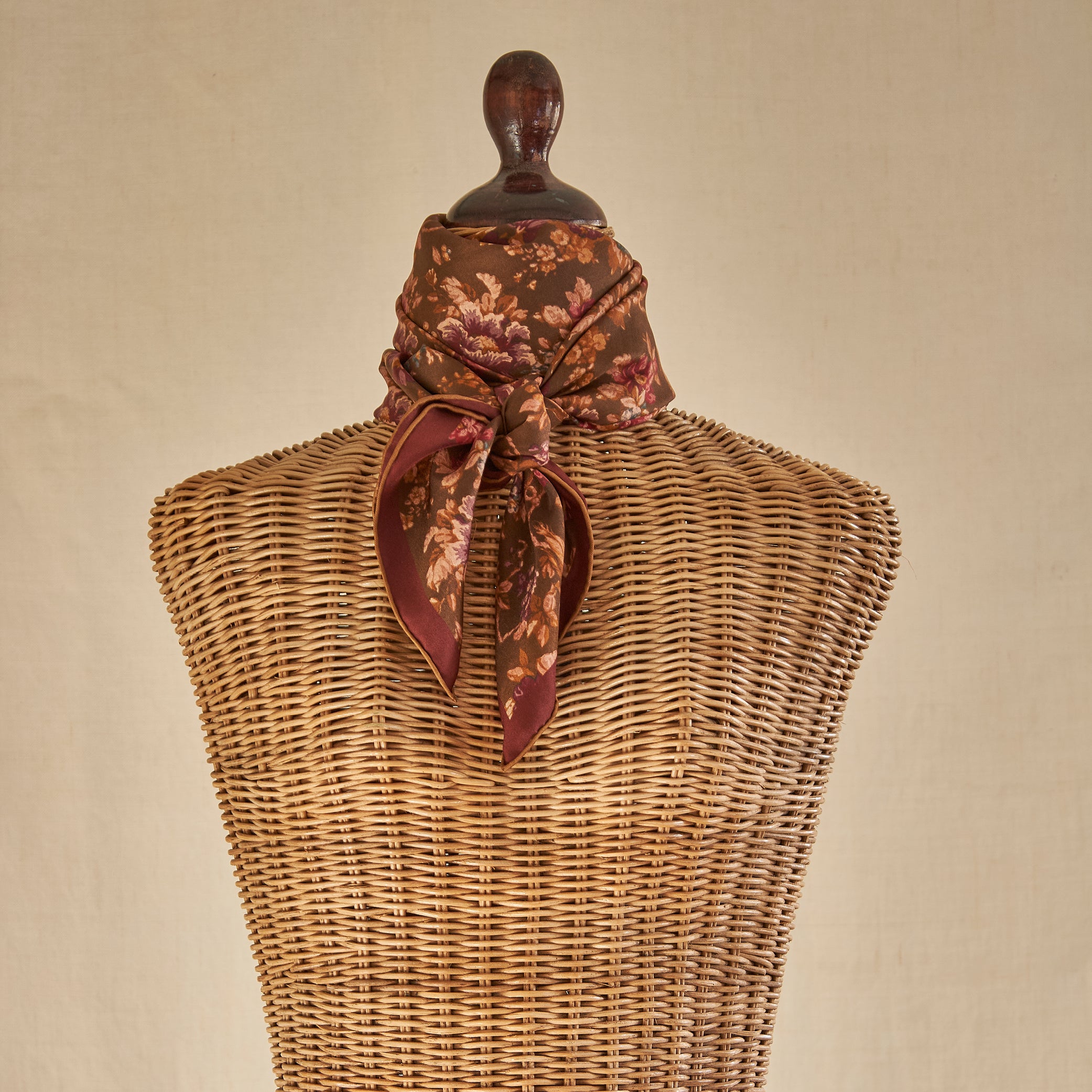 Tapis Noir Klassisk Daisy Tørklæde Classical Brun